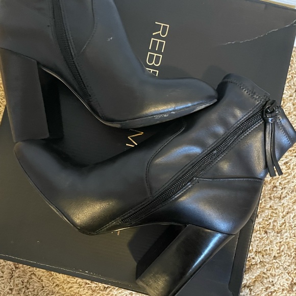 Rebecca Minkoff Bojana Stret Block Heel Bootie - Picture 7 of 7